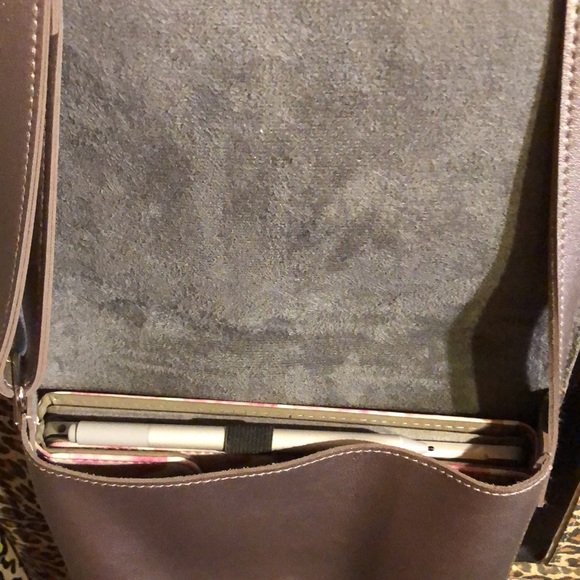 Crossbody Gold-Metallic Crossbody Satchel Bag - Picture 6 of 9